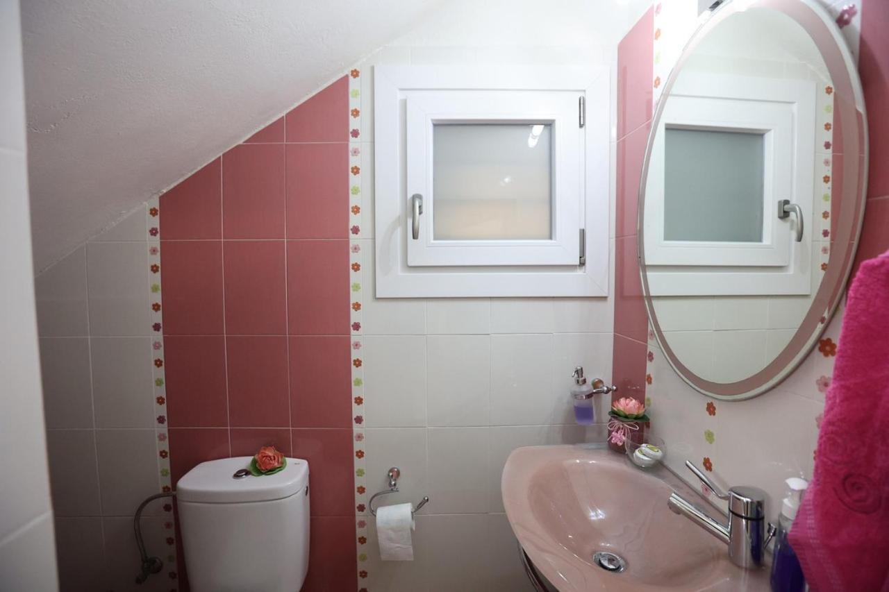 Vacation House With Stunning View - Vári Esterno foto